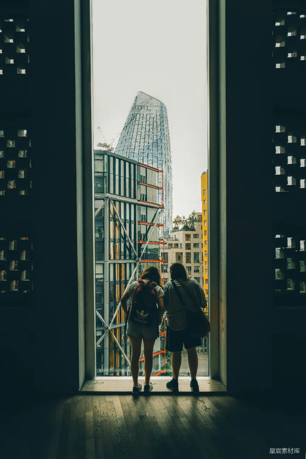 高清摄影 城市 建筑 旅行 背影 都市 都市中的背影