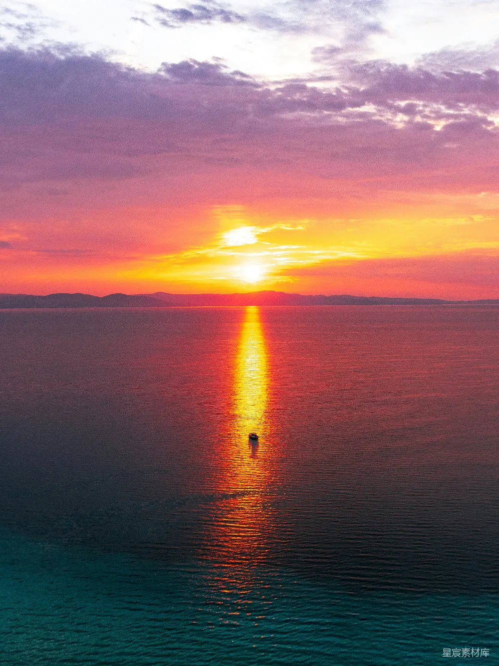 高清摄影 日落 海景 宁静 自然美 旅行 海上的日落