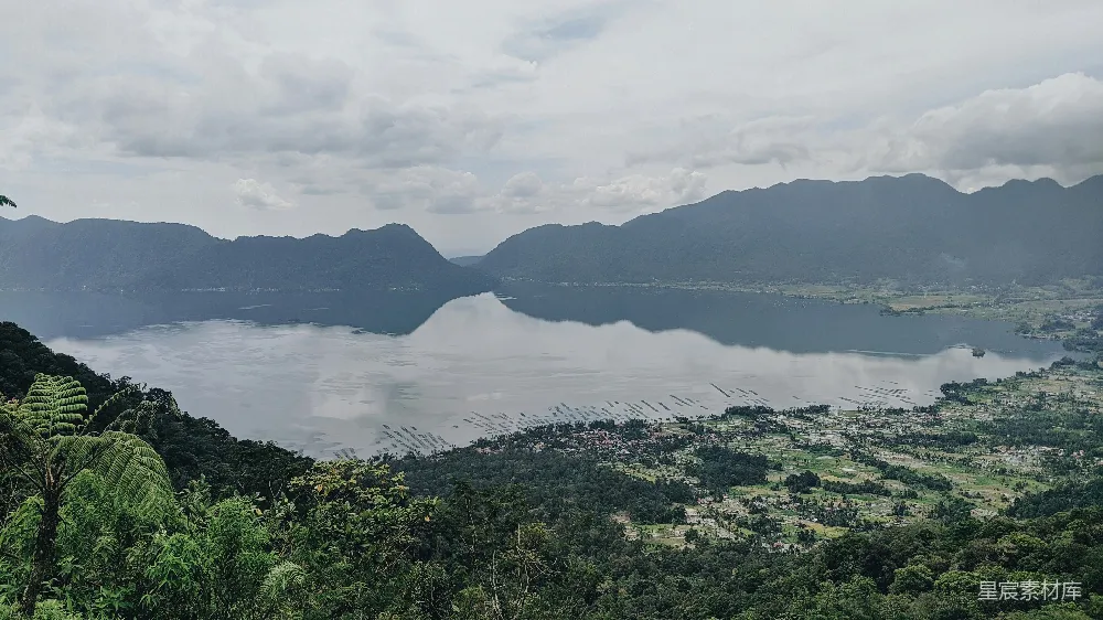 高清摄影 自然风光 宁静 湖泊 山脉 乡村 湖光山色，宁静的自然风光