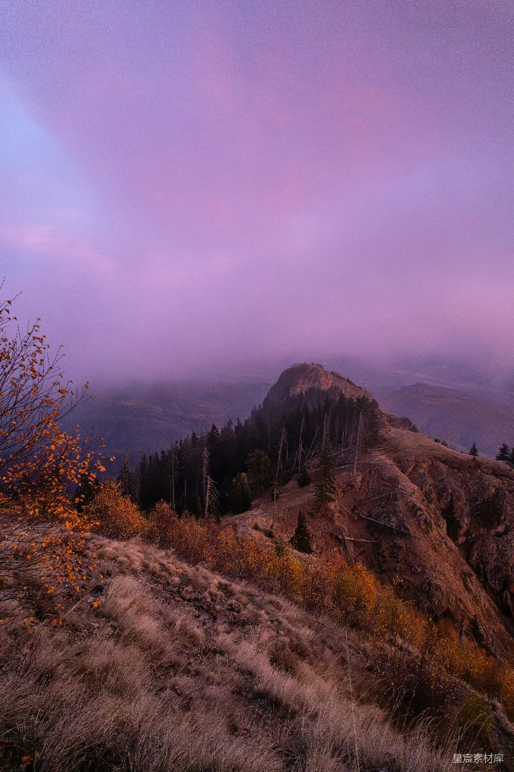 高清摄影 山景 晨光 秋天 自然 风景 晨曦中的山峰