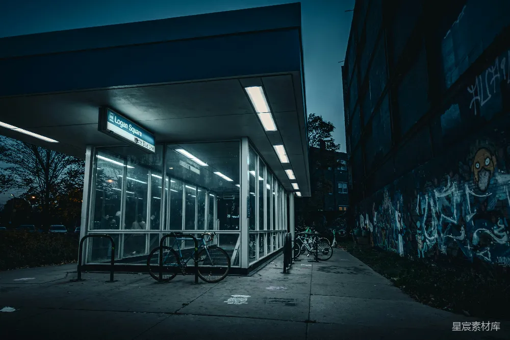 高清摄影 城市 街道 自行车 夜晚 建筑 城市角落的静谧时刻