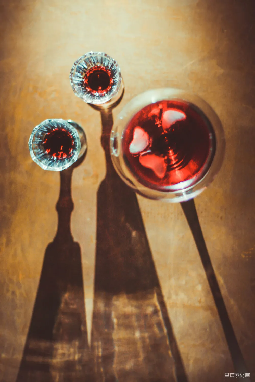 高清摄影 酒杯 光影 艺术 饮品 静物 酒杯与光影的艺术