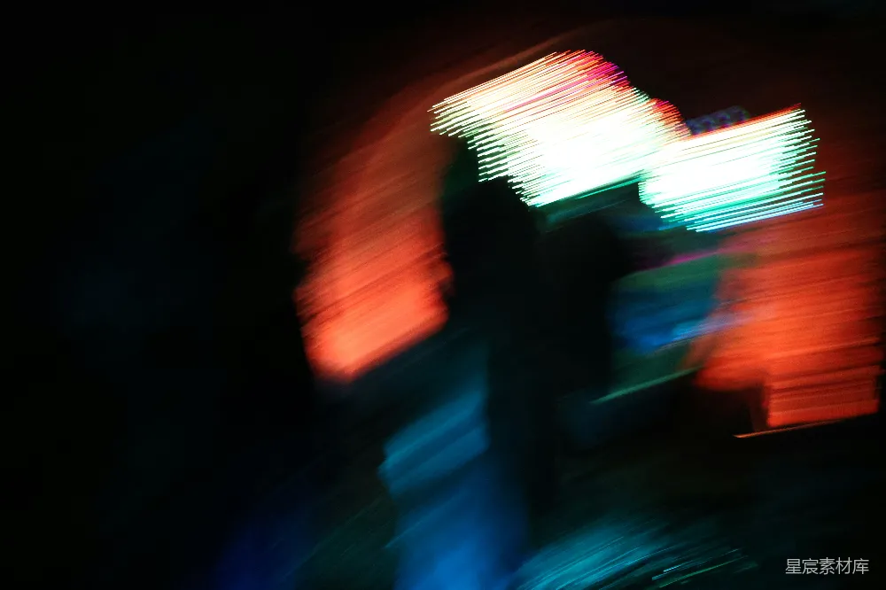 高清摄影 光绘 夜景 舞蹈 创意 抽象 夜色中的光绘舞者