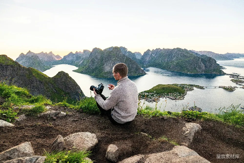 高清摄影 自然风光 旅行摄影 山地 户外 人像 山顶上的摄影师