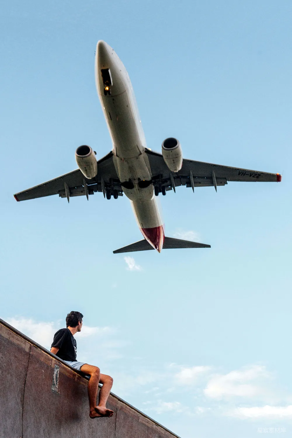 高清摄影 飞机 旅行 天空 休闲 旅行者 仰望天空的旅行者