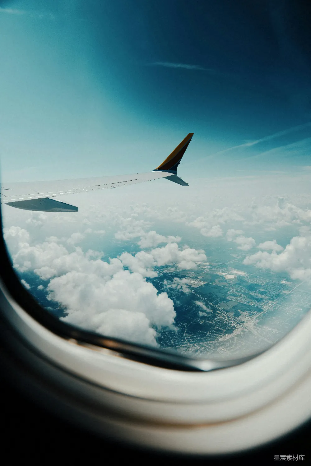 高清摄影 飞机 旅行 天空 云层 城市 空中俯瞰云海与城市