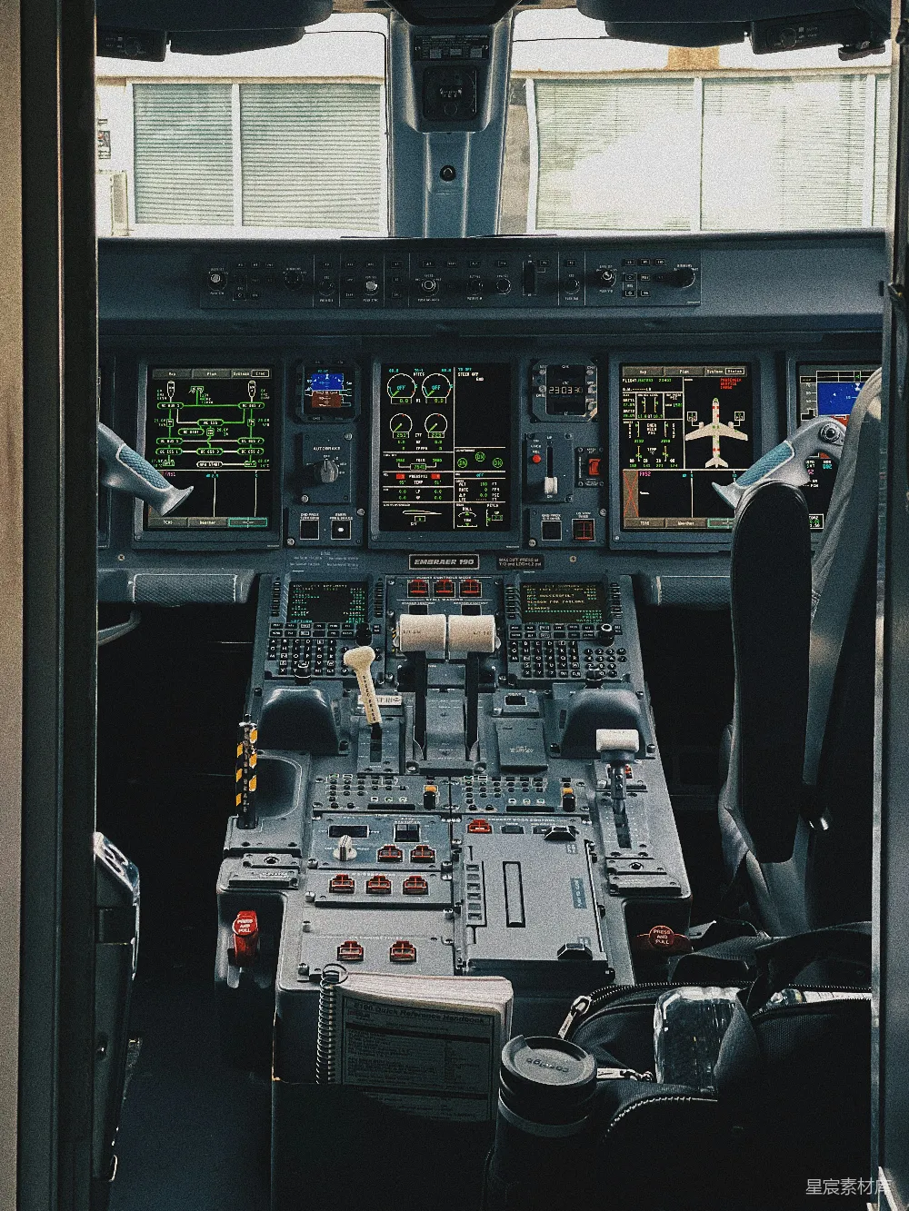 高清摄影 飞机 驾驶舱 科技 航空 设备 现代飞机驾驶舱