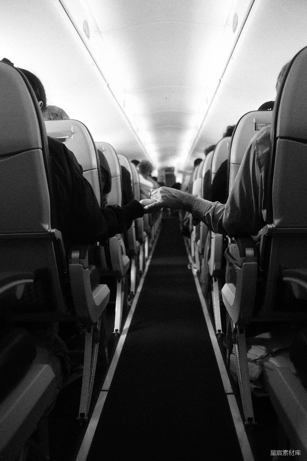 高清摄影 飞机 握手 旅行 温暖 瞬间 飞机上的温暖握手