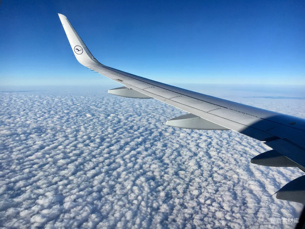 高清摄影 飞机 云层 蓝天 旅行 风景 空中俯瞰云海