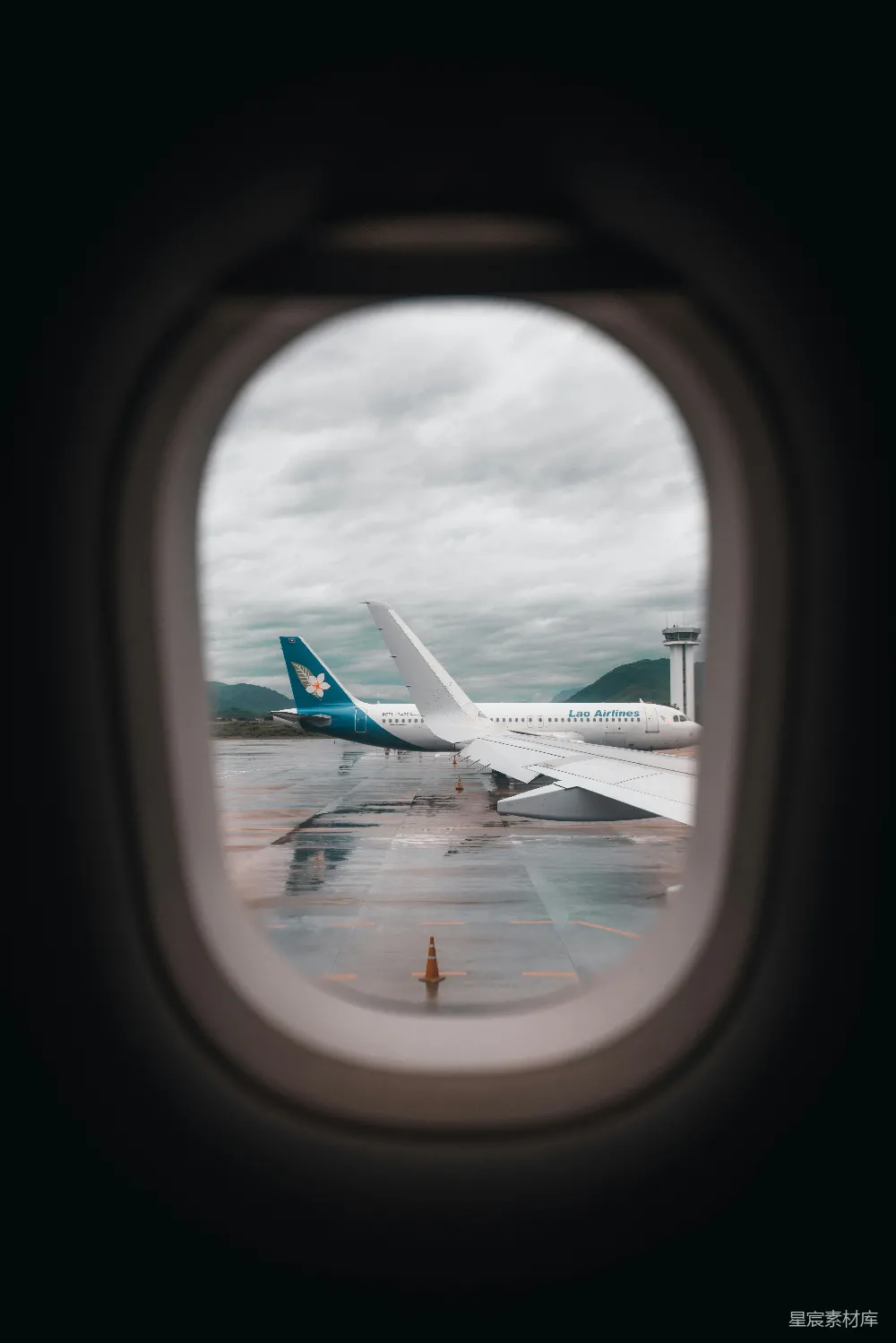 高清摄影 飞机 机场 航拍 旅行 飞行 飞机窗外的视角：Lao Airlines的飞机