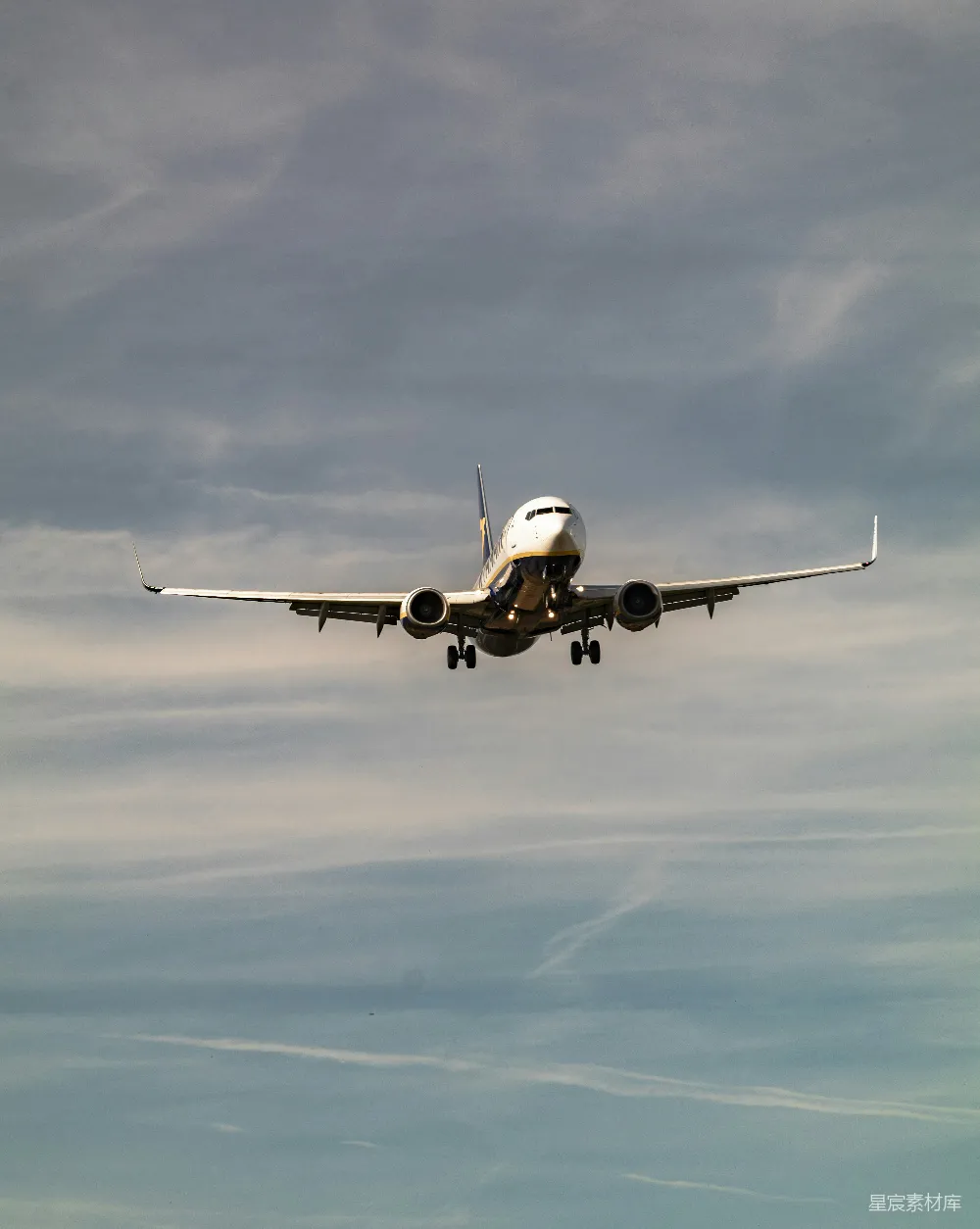 高清摄影 飞机 天空 俯瞰 飞行 旅行 飞机俯瞰着云层
