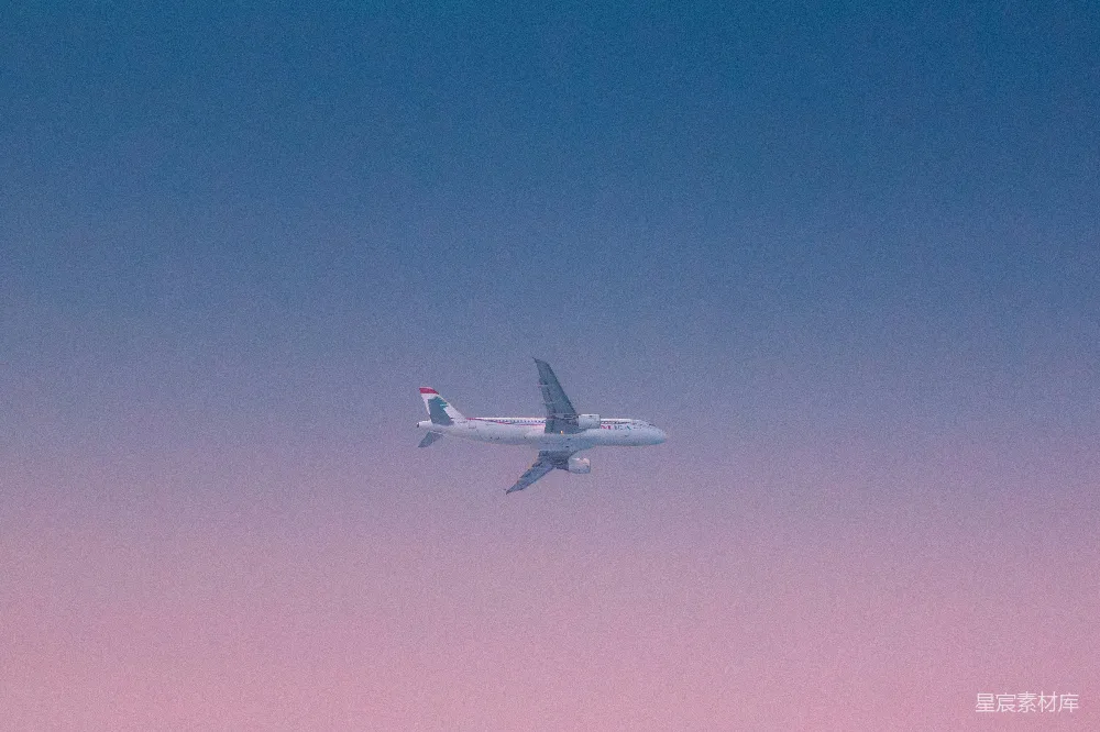 高清摄影 飞机 晚霞 旅行 自由 天空 晚霞中的飞行身影