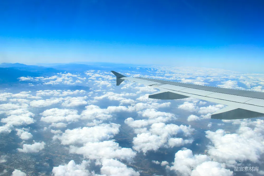 高清摄影 飞机 云层 天空 旅行 风景 空中俯瞰云海与机翼