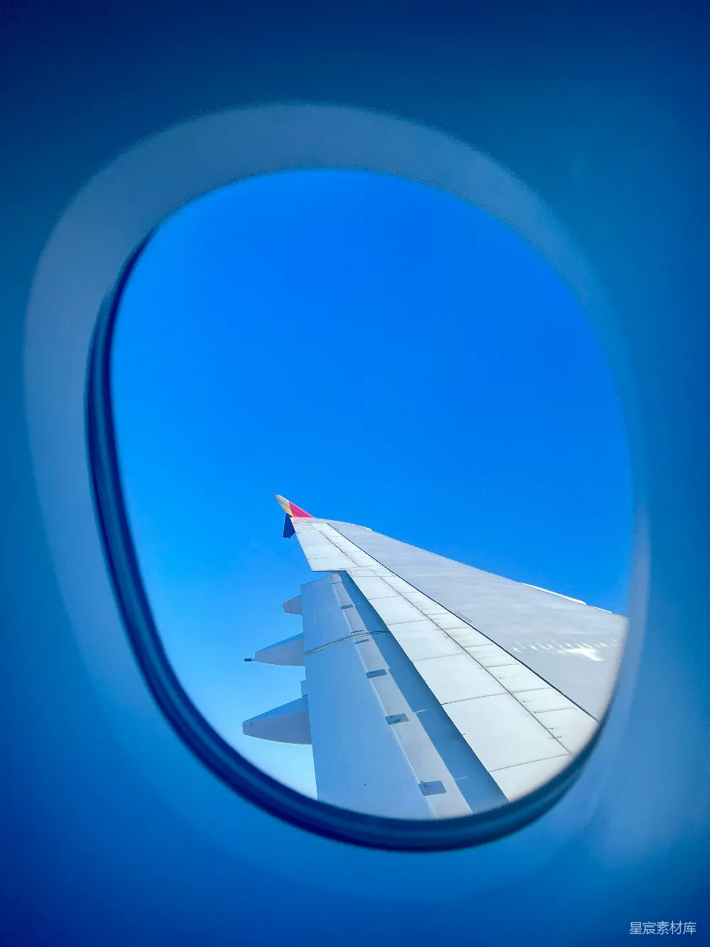 高清摄影 飞机 蓝天 机翼 旅行 窗外 飞机窗外的蓝天与机翼