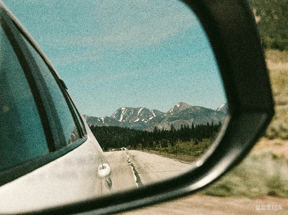 高清摄影 旅行 自然风光 道路 山景 户外 车窗外的雪山景色