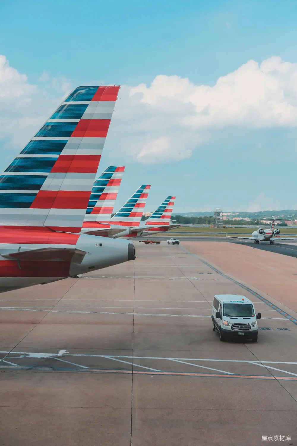 高清摄影 飞机 航空 停机坪 美国航空 商务 停机坪上的美国航空飞机尾翼