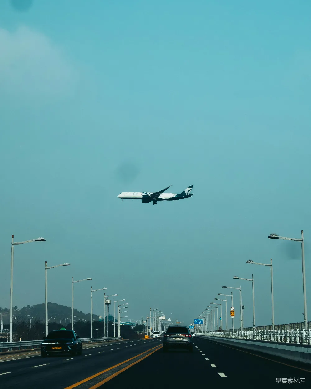 高清摄影 飞机 高速公路 城市景观 交通 现代 飞机与高速公路