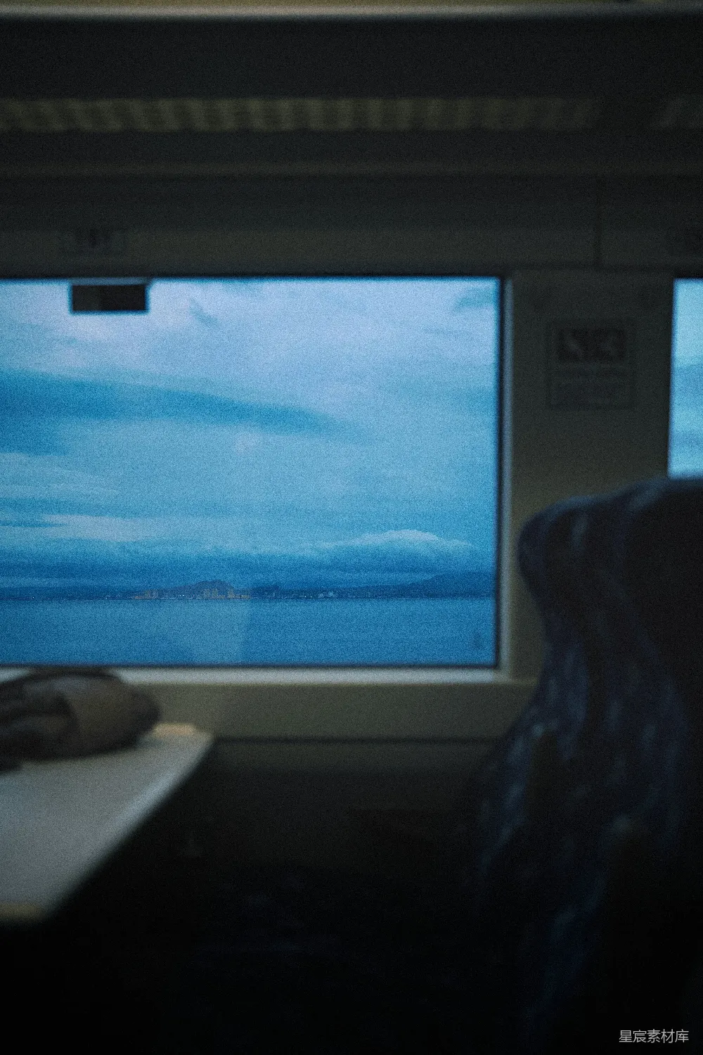 高清摄影 风景 旅行 宁静 火车 窗外 火车上的风景