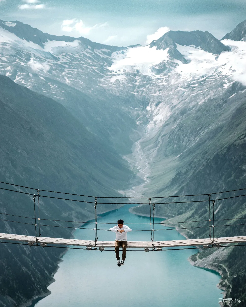 高清摄影 风景 自然 旅行 悬空桥 宁静 悬崖边的宁静时光