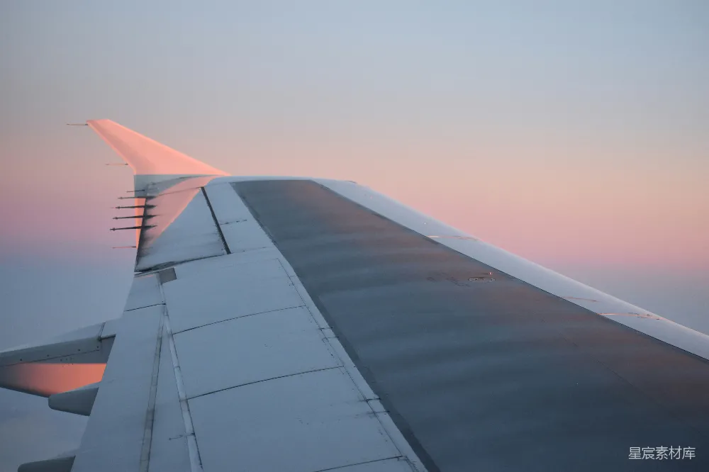 高清摄影 飞机机翼 夕阳 旅行 飞行 天空 夕阳下的飞机机翼