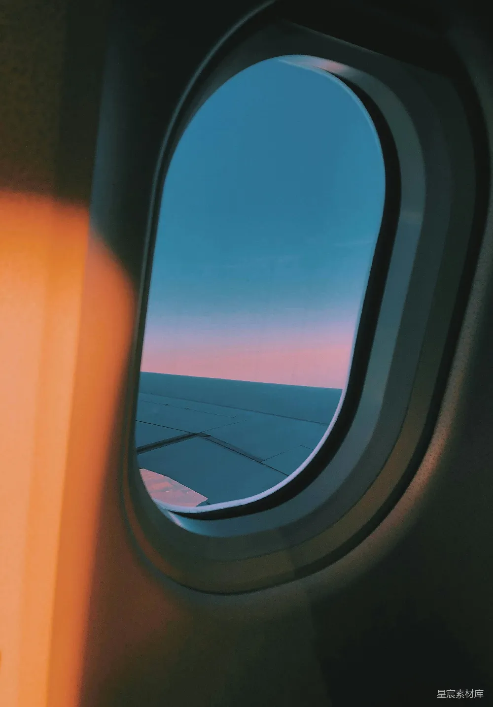 高清摄影 飞机 窗外 夕阳 旅行 风景 飞机窗外的夕阳
