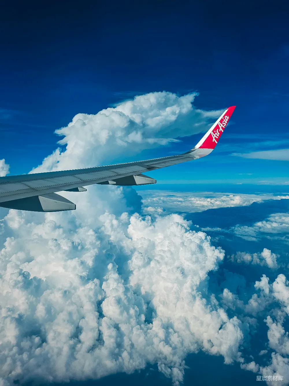 高清摄影 飞机 云海 天空 旅行 自然 空中俯瞰云海与飞机机翼