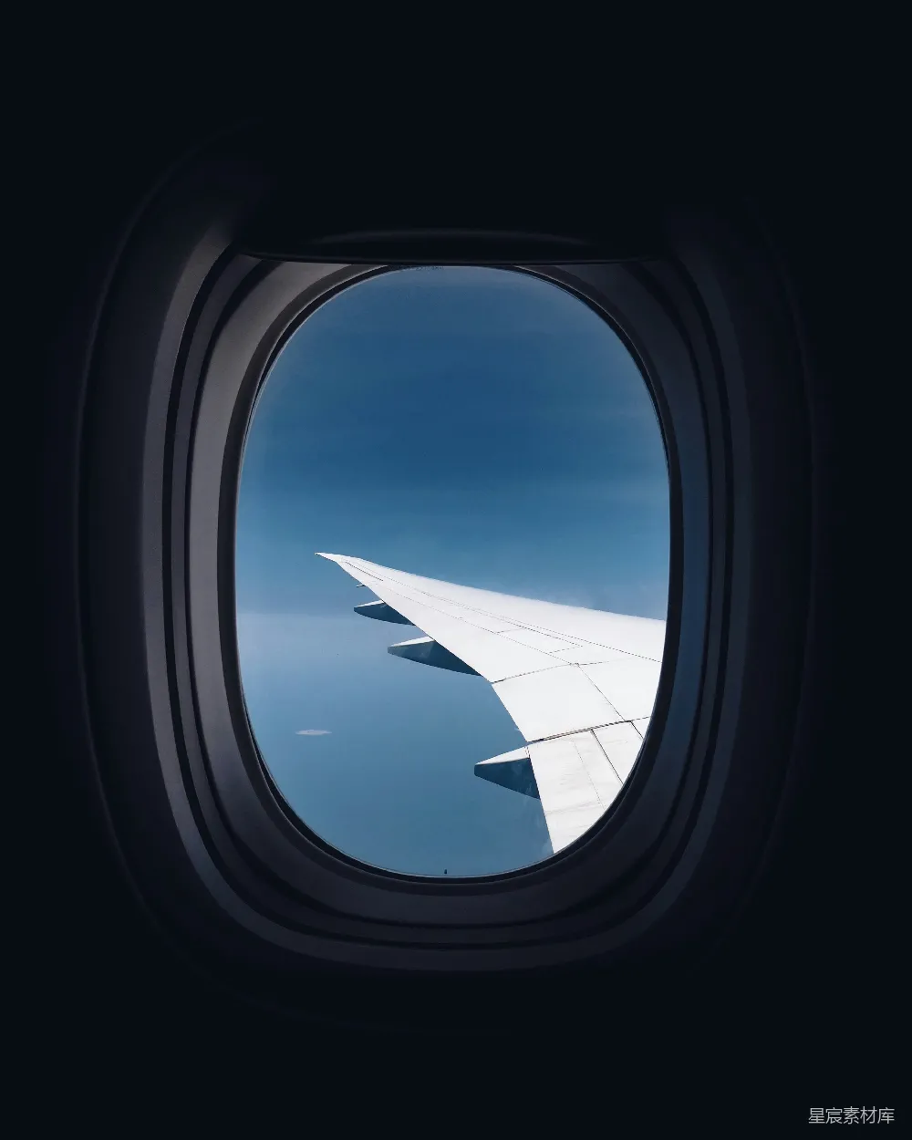 高清摄影 飞机 窗外 翅膀 旅行 蓝天 飞机窗外的翅膀