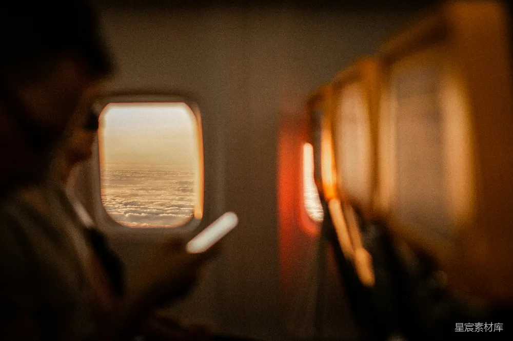 高清摄影 飞机 旅行 天空 云层 旅程 窗外的云海与旅程的开始