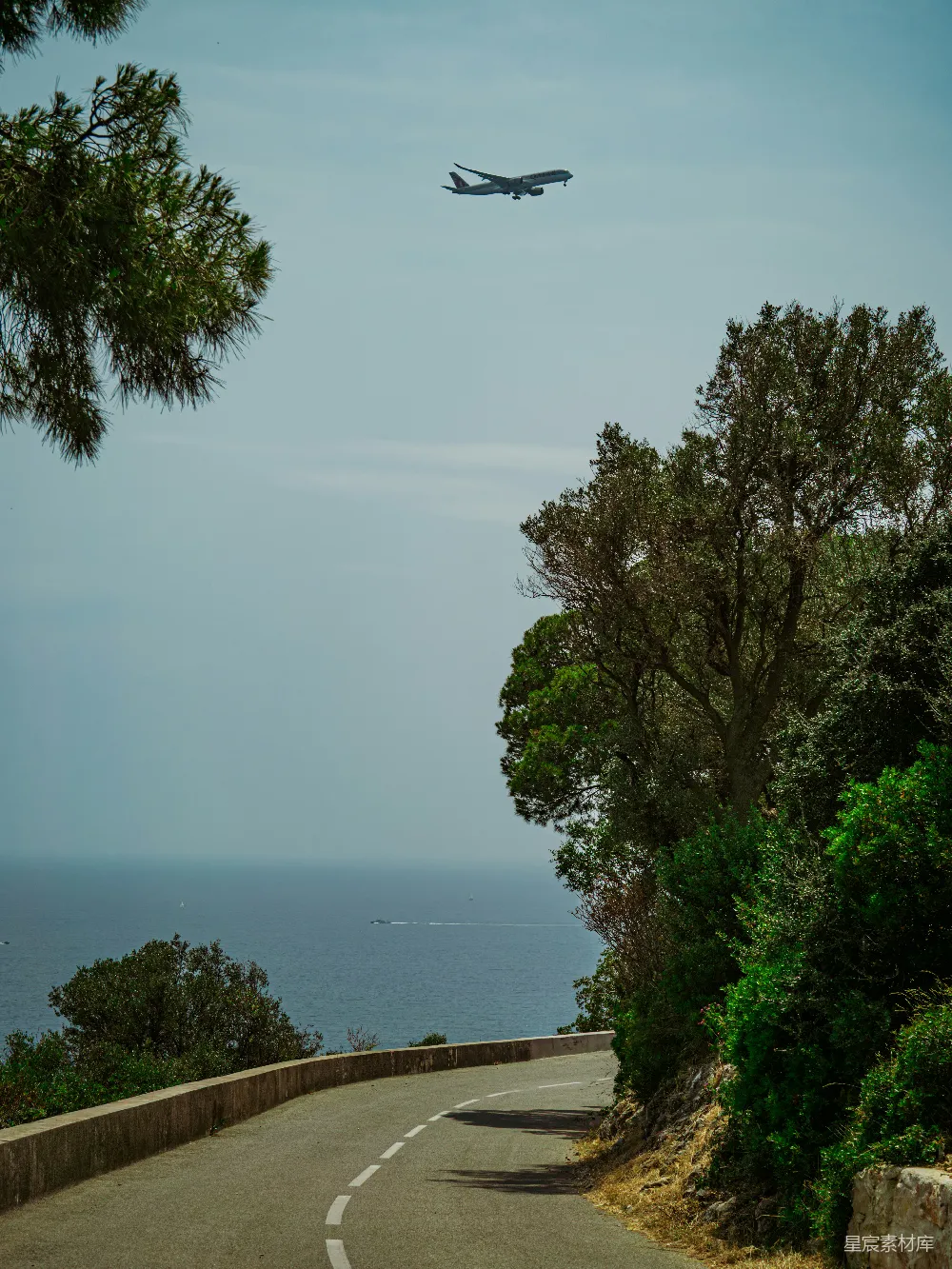高清摄影 海岸线 飞机 道路 自然风光 休闲 海岸边的空中旅行