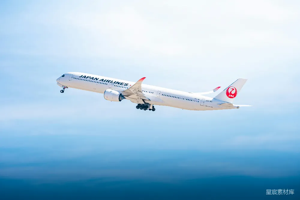 高清摄影 日本航空 飞机 蓝天 商务旅行 飞行 日本航空客机翱翔蓝天