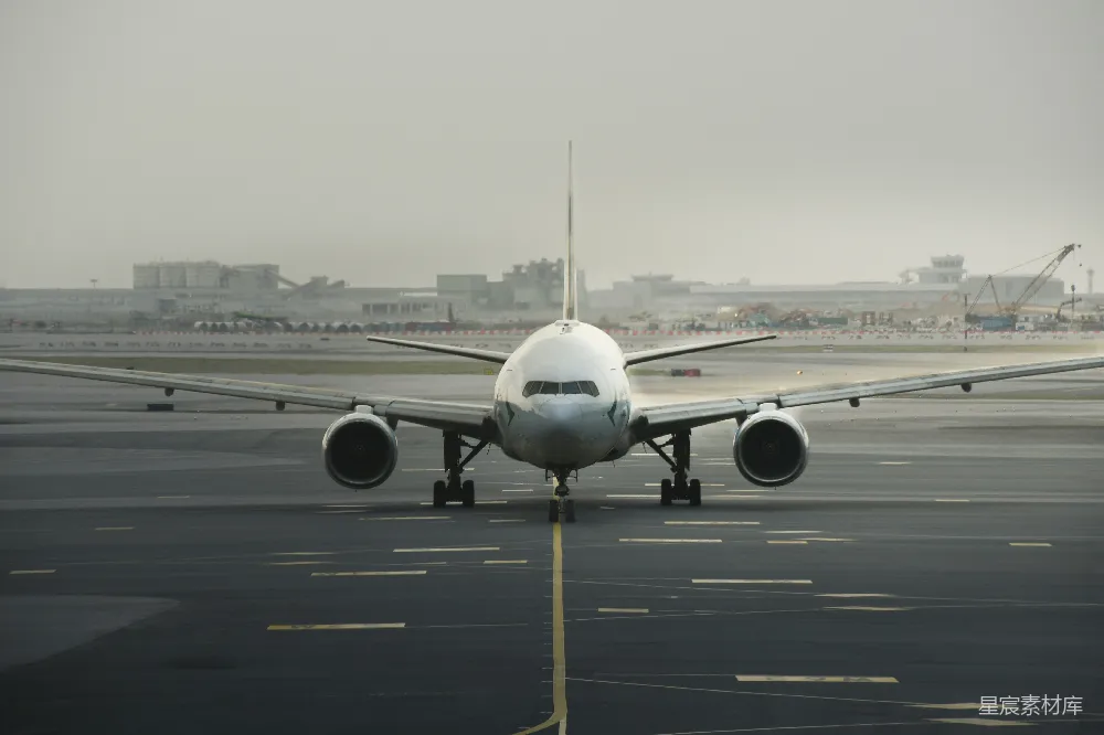 高清摄影 飞机 滑行 机场 航空 运输 飞机滑行至跑道