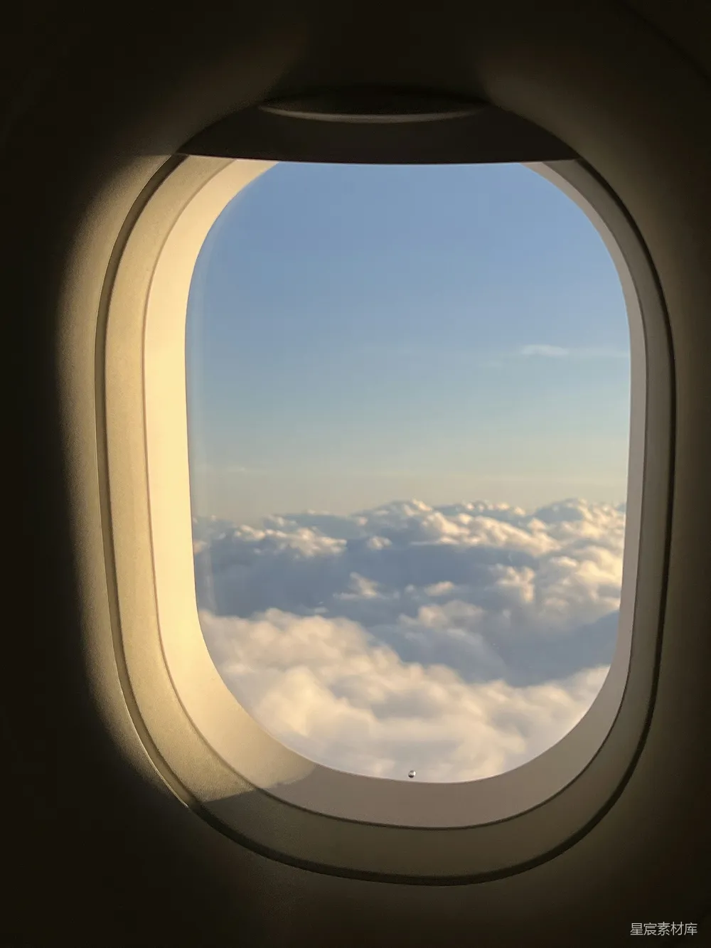 高清摄影 飞机 云海 旅行 自然 风景 飞机舷窗外的云海