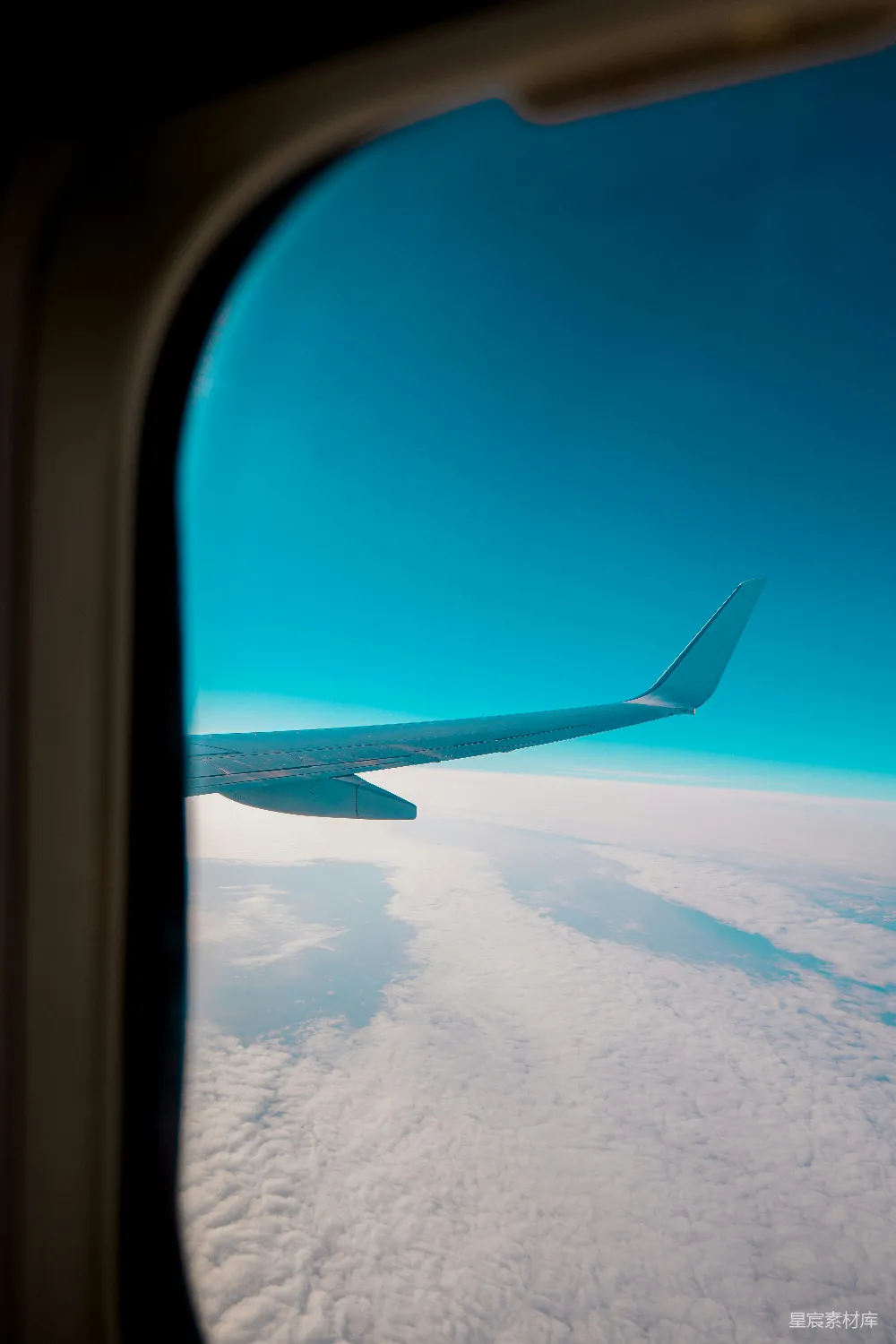 高清摄影 天空 飞机 旅行 自然 风景 飞机窗外的蓝天白云