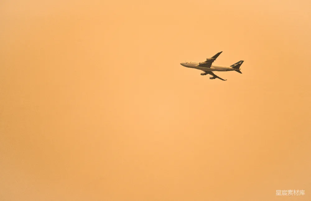 高清摄影 飞机 旅行 天空 橙色 飞行 橙色天空中的飞机