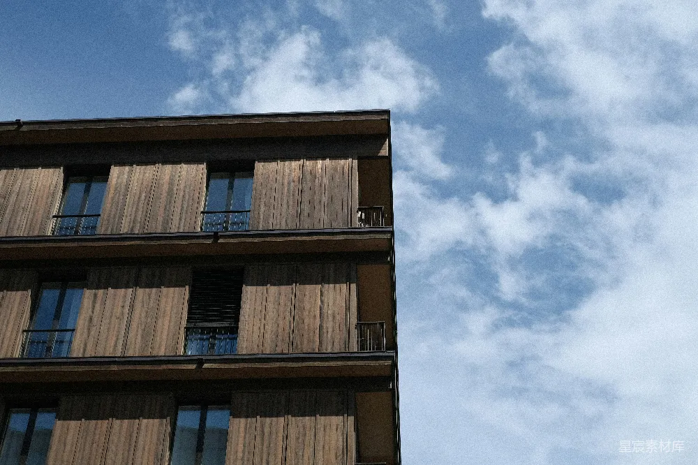 高清摄影 建筑 木质 天空 现代 城市 木质建筑与蓝天