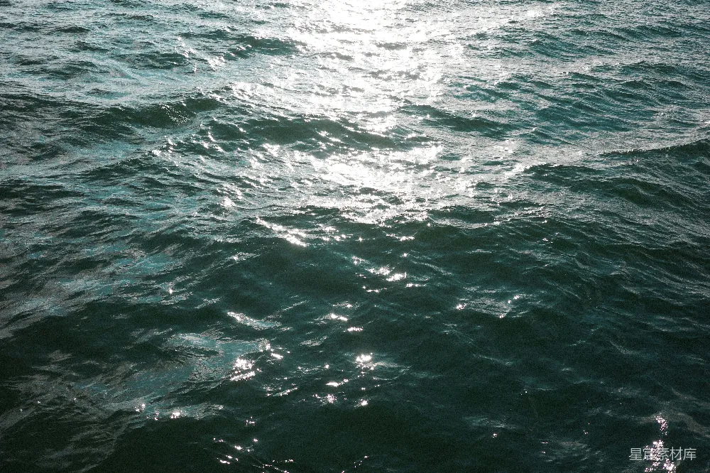 高清摄影 海洋 自然 宁静 阳光 水面 波光粼粼的海面