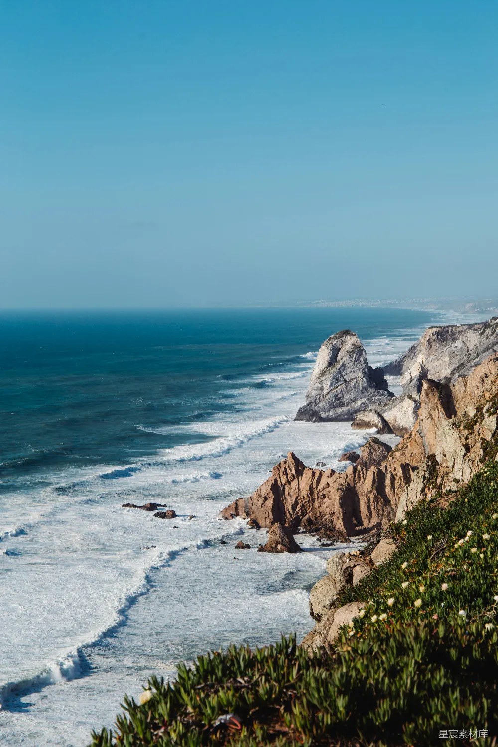 高清摄影 海岸线 悬崖 海洋 自然风光 风景 海岸悬崖与蔚蓝海洋