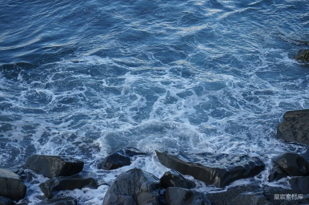 高清摄影 海浪 岩石 自然景观 海岸线 海洋 海浪拍打岩石