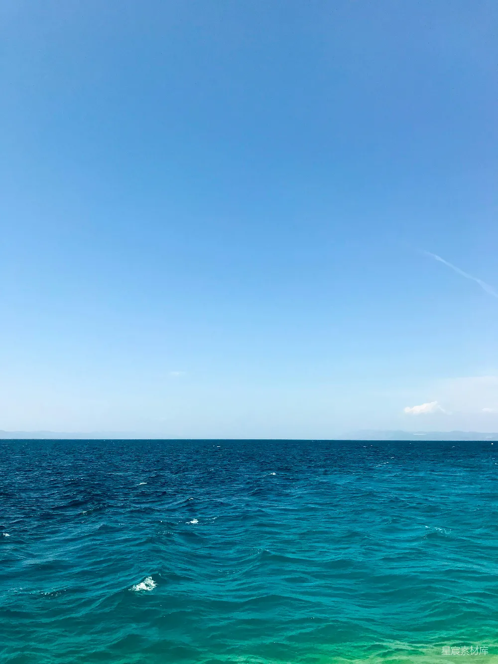 高清摄影 海洋 蓝天 平静 自然 旅行 宁静的海洋与蓝天