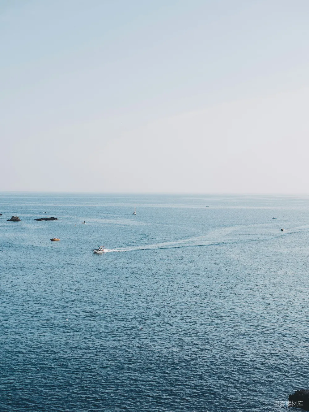 高清摄影 海景 宁静 自然 休闲 度假 静谧的海景与轻舟