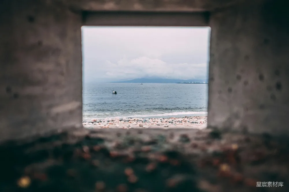 高清摄影 海边 风景 框架 自然 摄影 透过方形洞口的海边景色