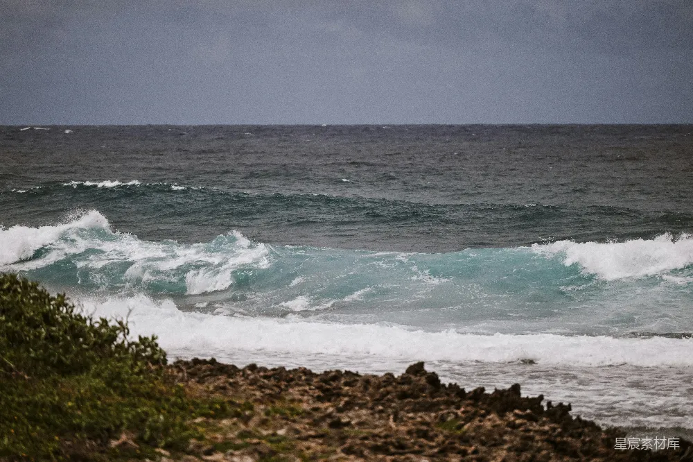 高清摄影 海洋 自然景观 海岸线 风浪 岩石 海浪与岩石