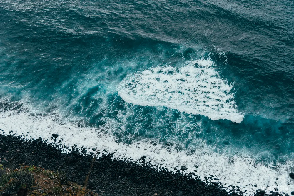 高清摄影 海浪 岩石 自然景观 海洋 海岸 海浪拍打岩石