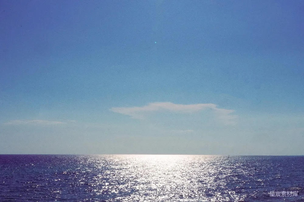 高清摄影 海洋 天空 阳光 宁静 自然 海天一色，阳光洒满海面