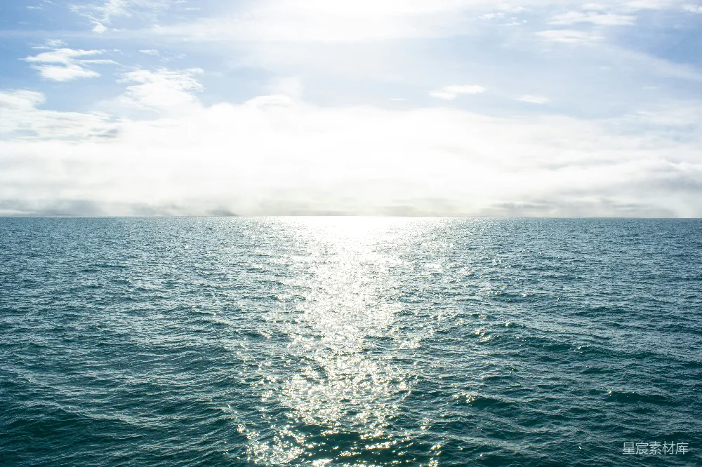 高清摄影 海洋 自然风光 宁静 日落 户外 海面上的阳光与云雾
