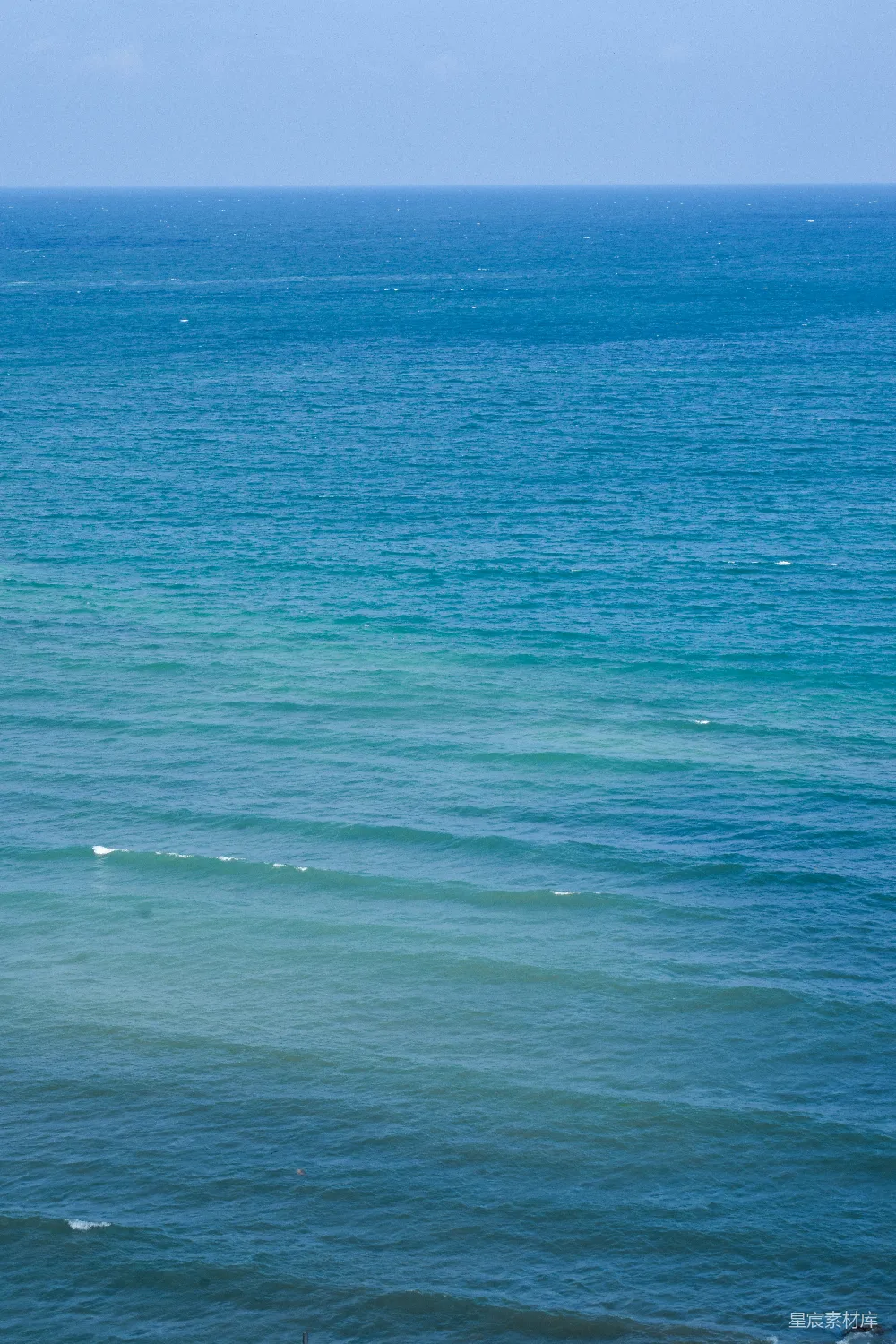 高清摄影 海洋 宁静 自然风光 蔚蓝 海浪 广阔无垠的蓝色海洋