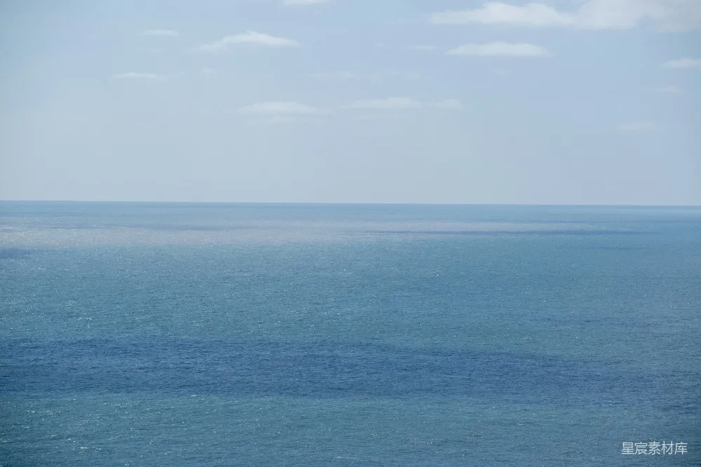 高清摄影 海景 自然风光 宁静 夏日 风景 平静的海面与清澈的蓝天