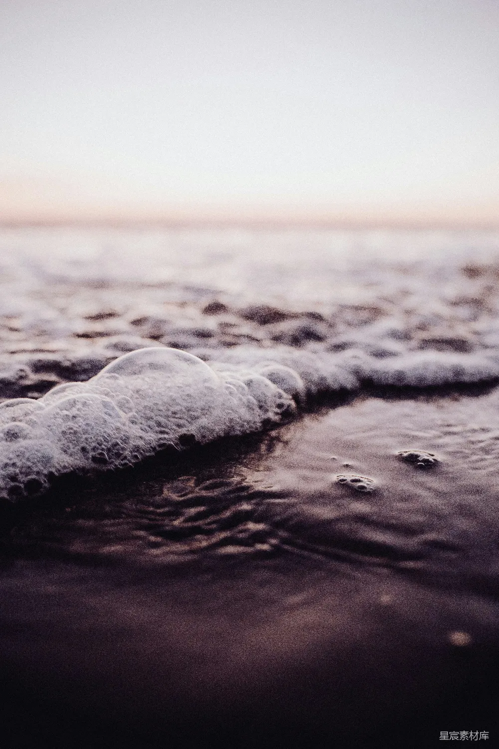高清摄影 海浪 泡沫 宁静 自然 水 海浪泡沫的静谧时刻