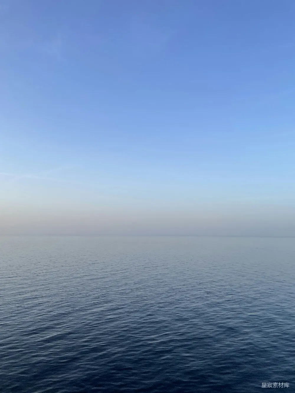 高清摄影 海洋 平静 天空 自然 风景 宁静的海平线