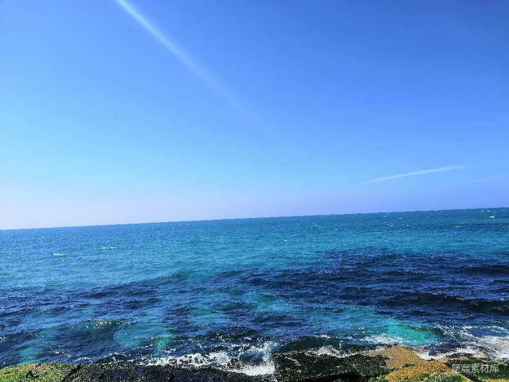 高清摄影 海岸线 海洋 自然风光 夏日 宁静 蔚蓝海岸与清澈海水